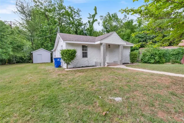 Photo 3 — 412 N 16th Street, Guthrie, OK 73044