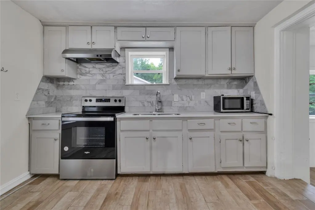 Photo 8 — 412 N 16th Street, Guthrie, OK 73044