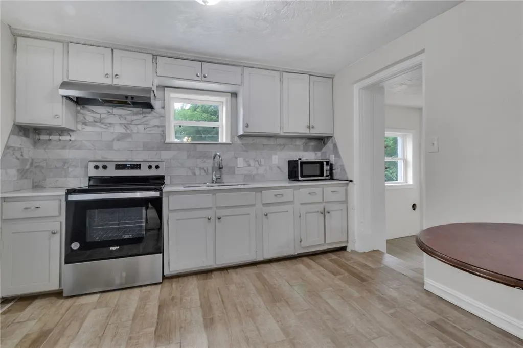 Photo 9 — 412 N 16th Street, Guthrie, OK 73044