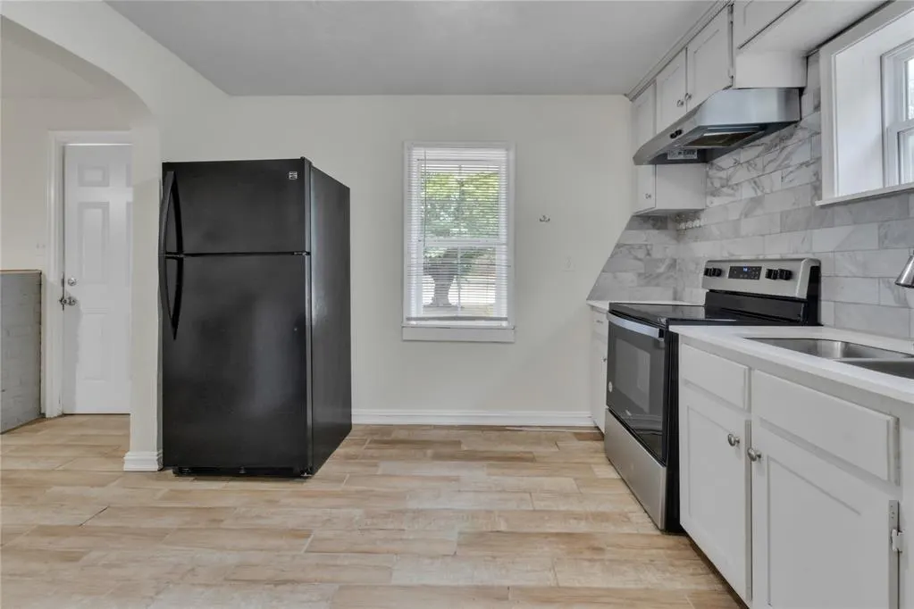 Photo 11 — 412 N 16th Street, Guthrie, OK 73044
