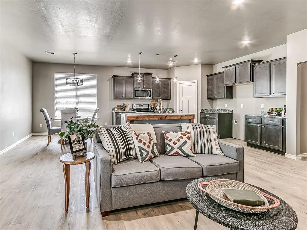 Photo 9 — 4550 Whitetail Drive, Guthrie, OK 73044