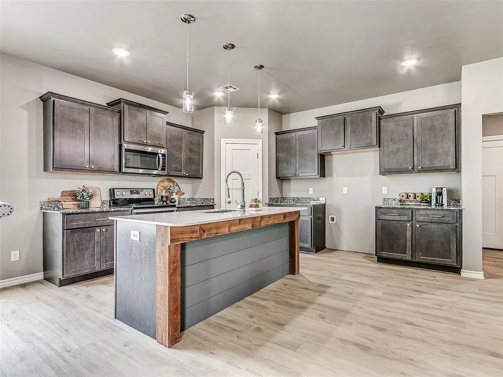 Photo 12 — 4550 Whitetail Drive, Guthrie, OK 73044
