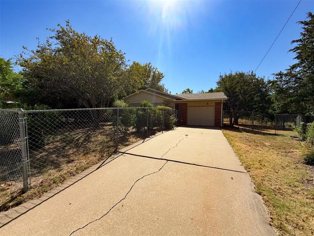 Front exterior — 312 Elmwood Terrace, Anadarko, OK 73005