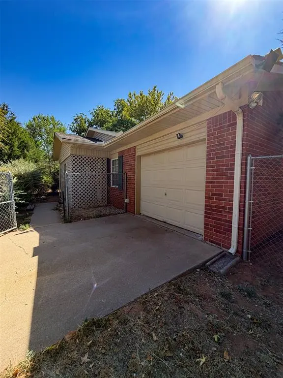 Photo 8 — 312 Elmwood Terrace, Anadarko, OK 73005