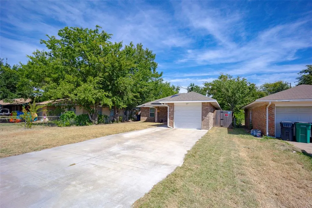 Photo 2 — 117 NW 81st Street, Oklahoma City, OK 73114