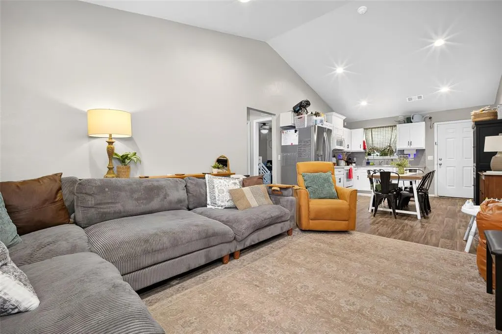 Photo 6 — 117 NW 81st Street, Oklahoma City, OK 73114