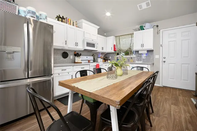 Photo 8 — 117 NW 81st Street, Oklahoma City, OK 73114