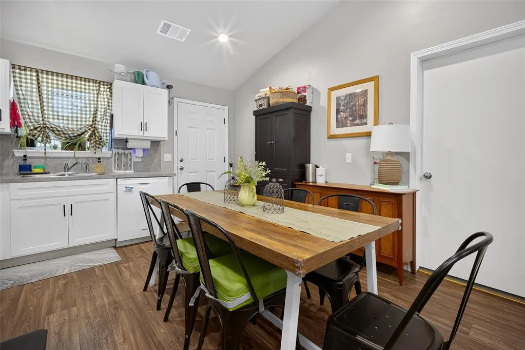 Photo 9 — 117 NW 81st Street, Oklahoma City, OK 73114