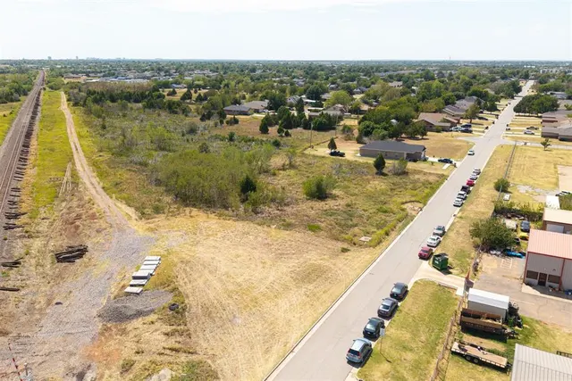 Photo 5 — 100 NW 121st Street, Oklahoma City, OK 73114