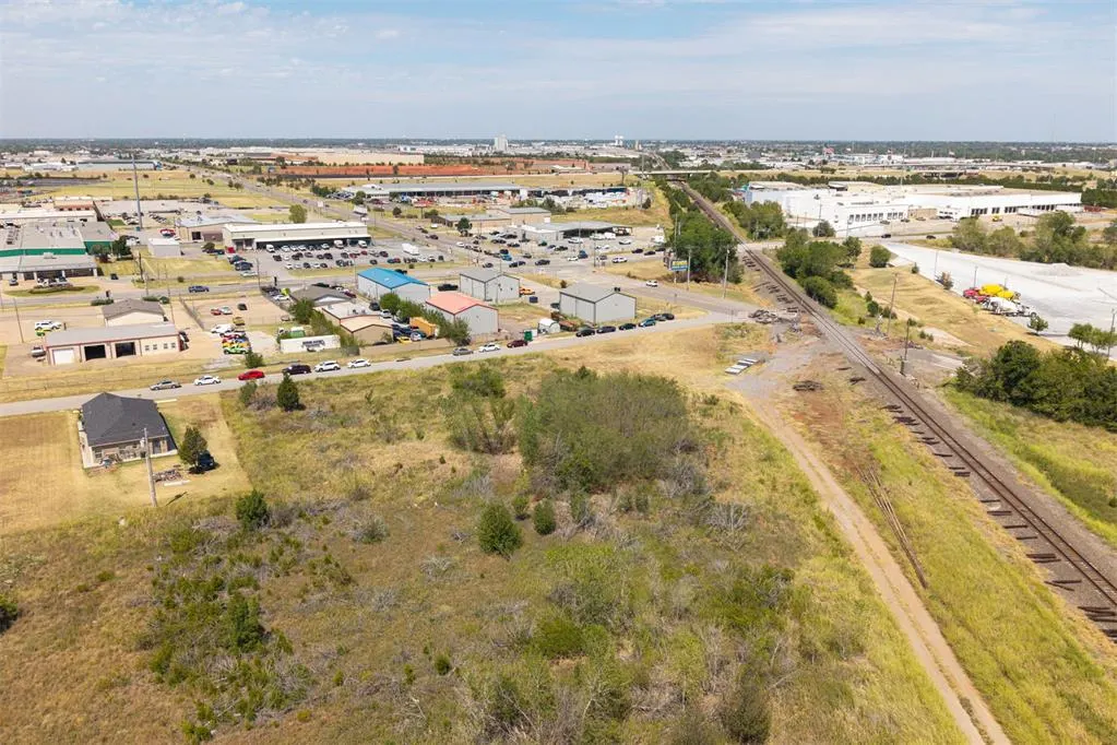Photo 12 — 100 NW 121st Street, Oklahoma City, OK 73114