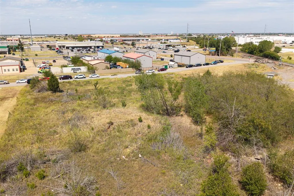 Photo 15 — 100 NW 121st Street, Oklahoma City, OK 73114
