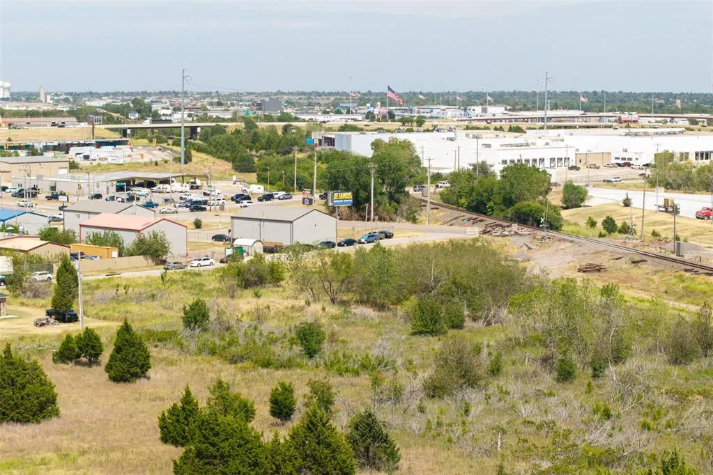 Photo 17 — 100 NW 121st Street, Oklahoma City, OK 73114