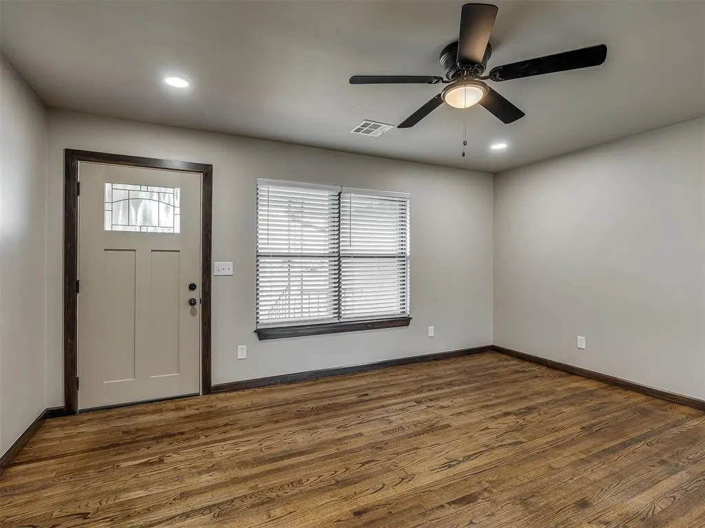 Photo 8 — 101 NE 5th Street, Moore, OK 73160
