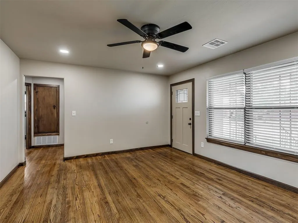 Photo 9 — 101 NE 5th Street, Moore, OK 73160