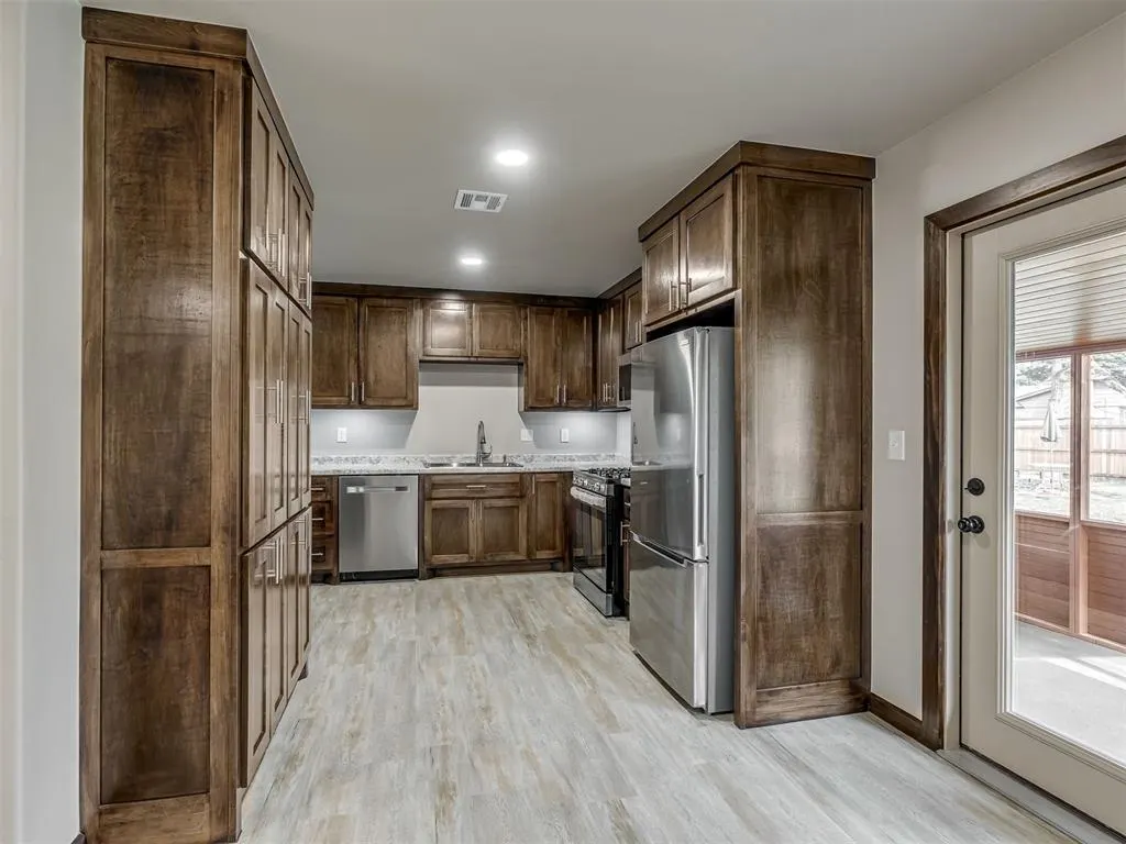Photo 12 — 101 NE 5th Street, Moore, OK 73160