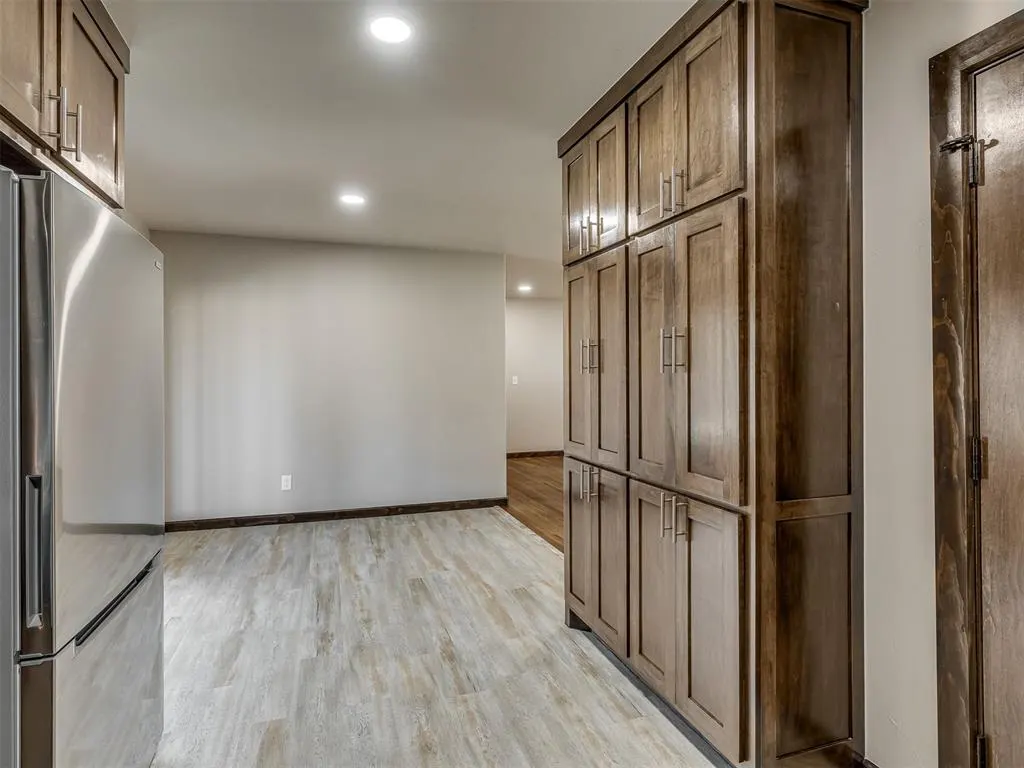 Photo 17 — 101 NE 5th Street, Moore, OK 73160