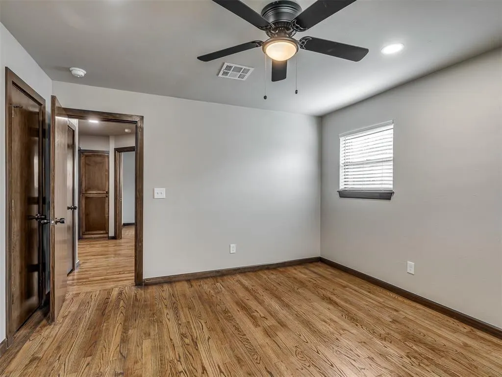 Photo 22 — 101 NE 5th Street, Moore, OK 73160