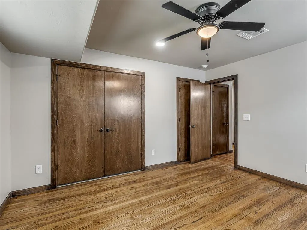 Photo 23 — 101 NE 5th Street, Moore, OK 73160