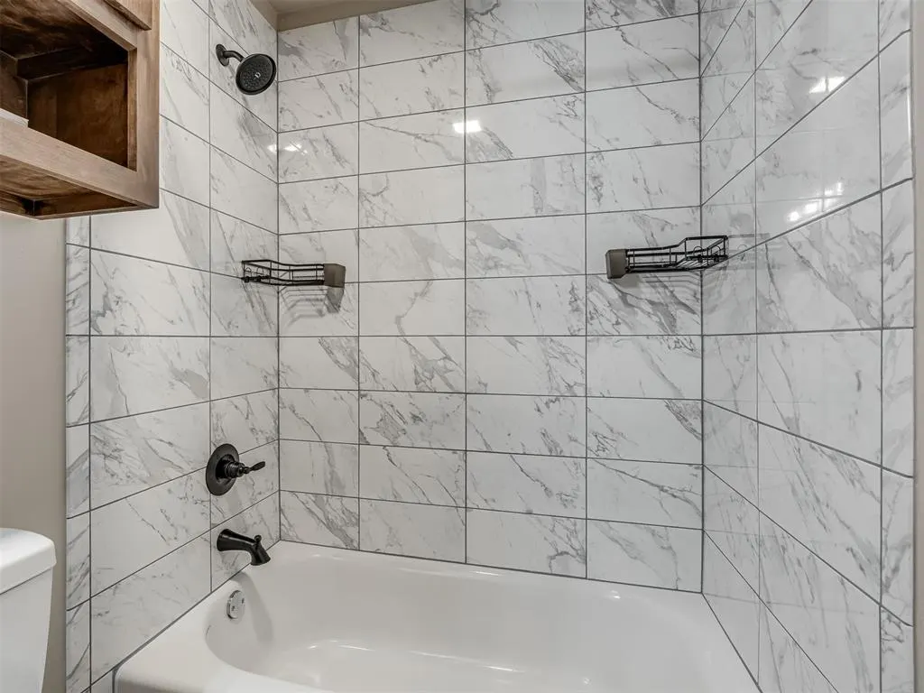 Photo 26 — 101 NE 5th Street, Moore, OK 73160