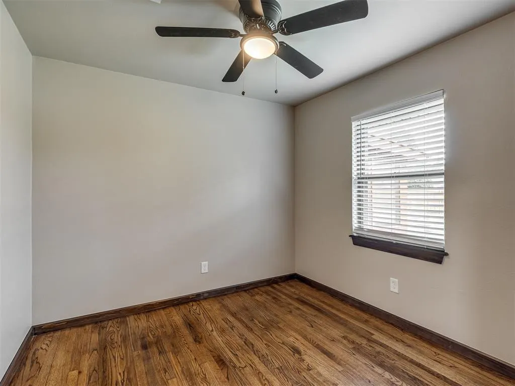 Photo 29 — 101 NE 5th Street, Moore, OK 73160
