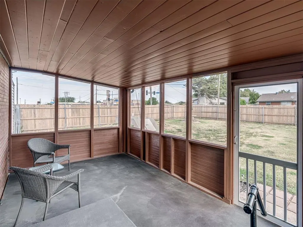 Photo 35 — 101 NE 5th Street, Moore, OK 73160