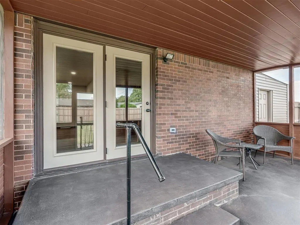 Photo 36 — 101 NE 5th Street, Moore, OK 73160
