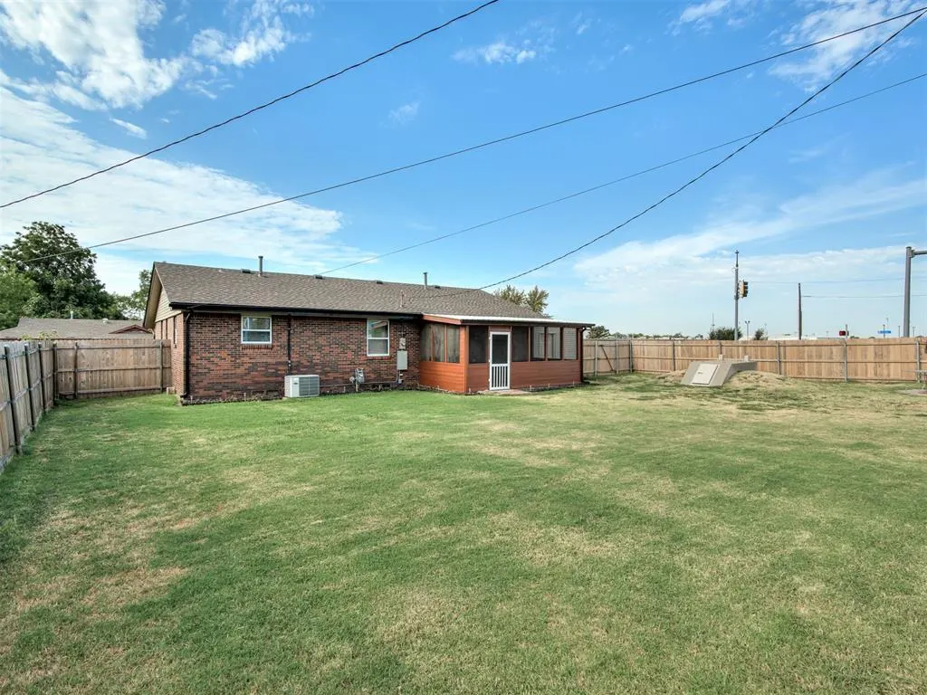 Photo 43 — 101 NE 5th Street, Moore, OK 73160