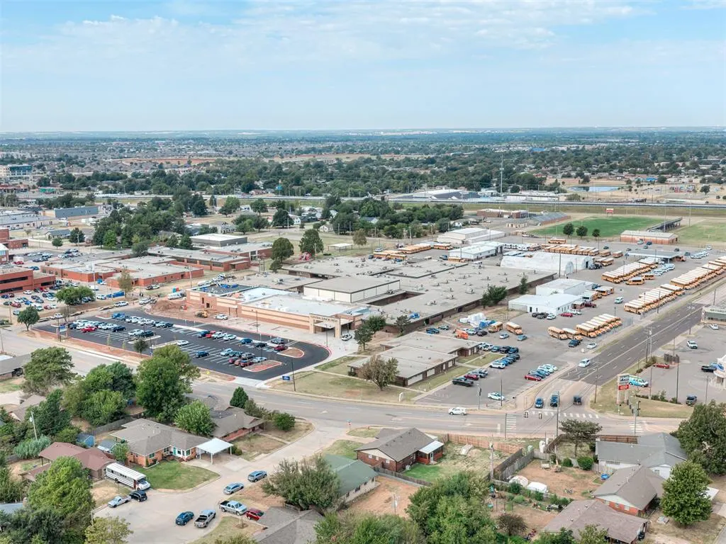 Photo 49 — 101 NE 5th Street, Moore, OK 73160