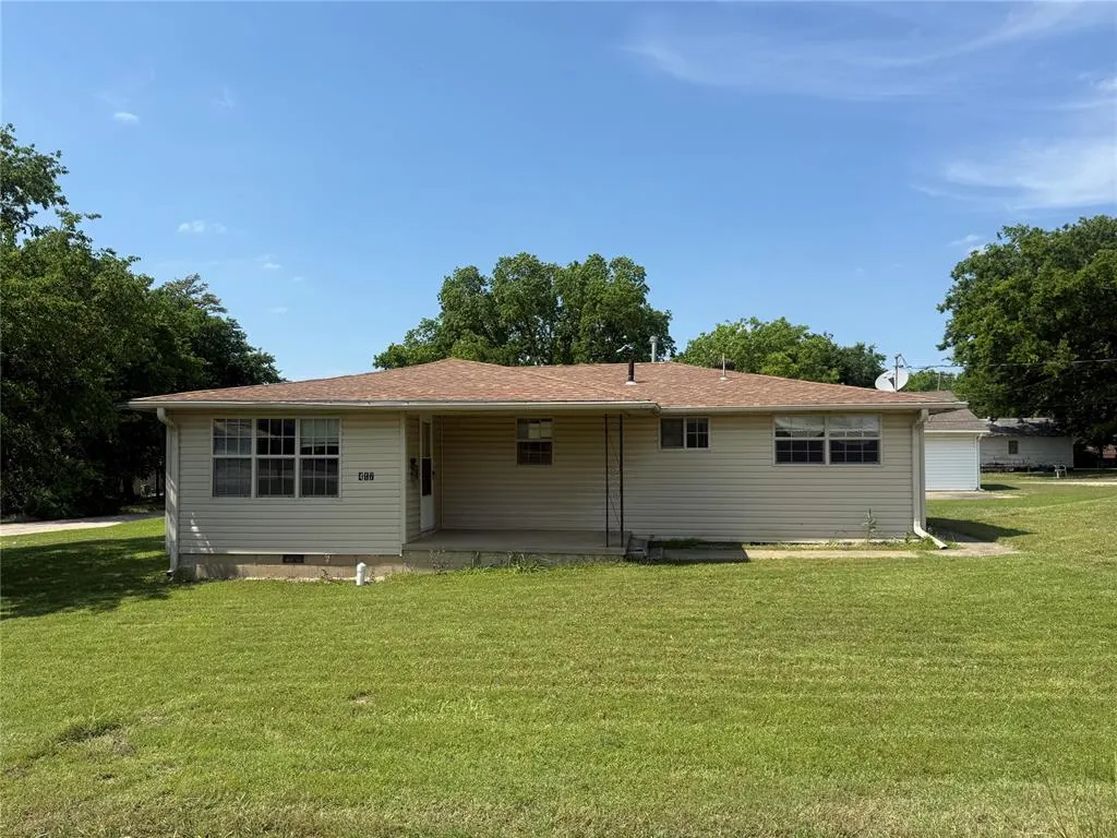 Photo 4 — 417 W 8th Street, Wewoka, OK 74884