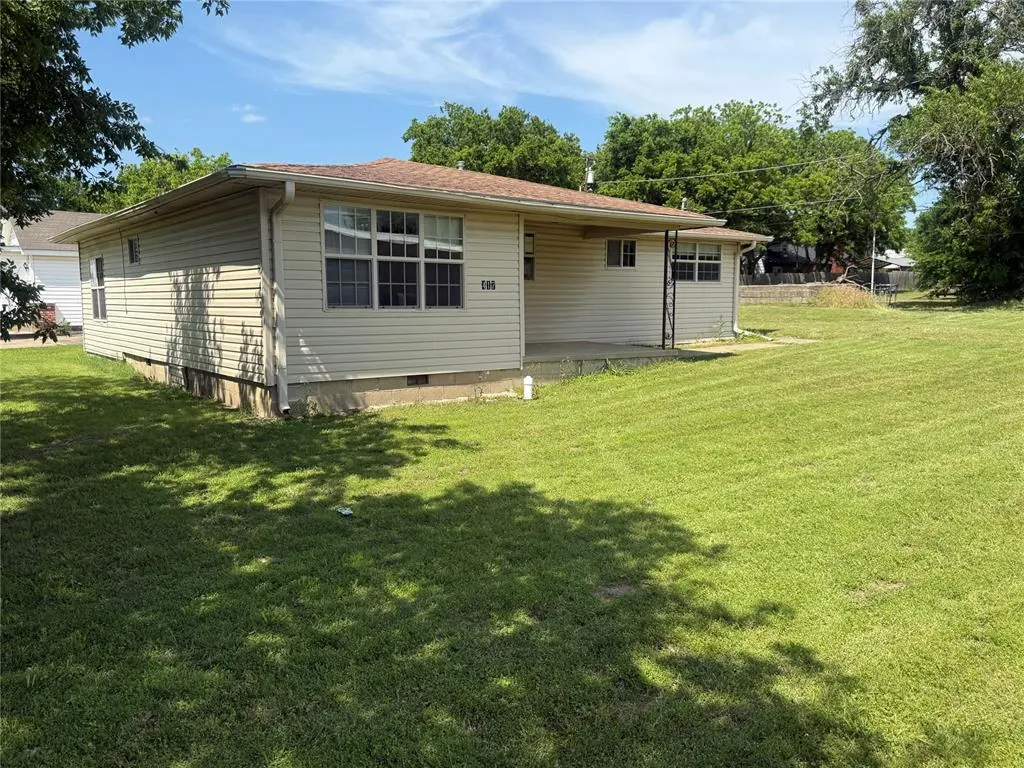 Photo 5 — 417 W 8th Street, Wewoka, OK 74884