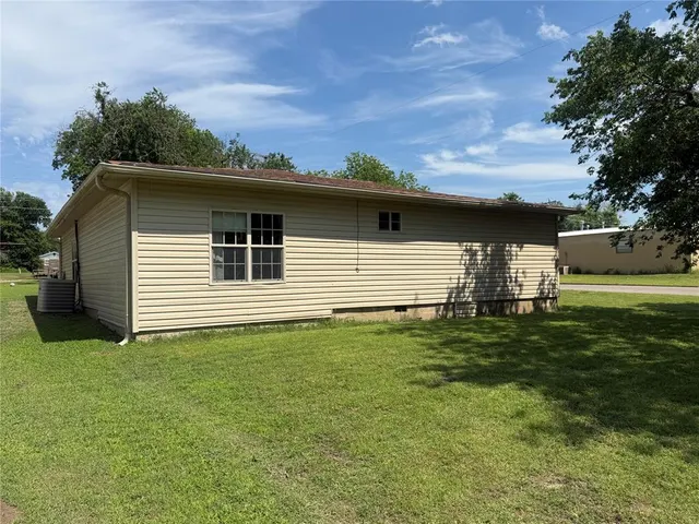 Photo 6 — 417 W 8th Street, Wewoka, OK 74884