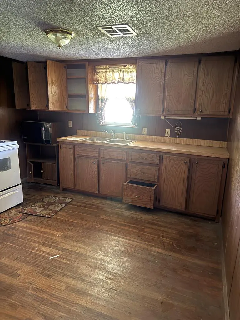 Photo 21 — 417 W 8th Street, Wewoka, OK 74884