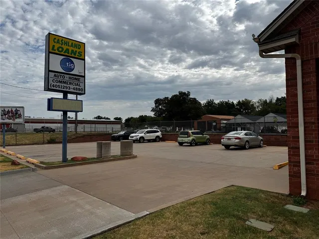 Photo 2 — 620 S Division Street, Guthrie, OK 73044