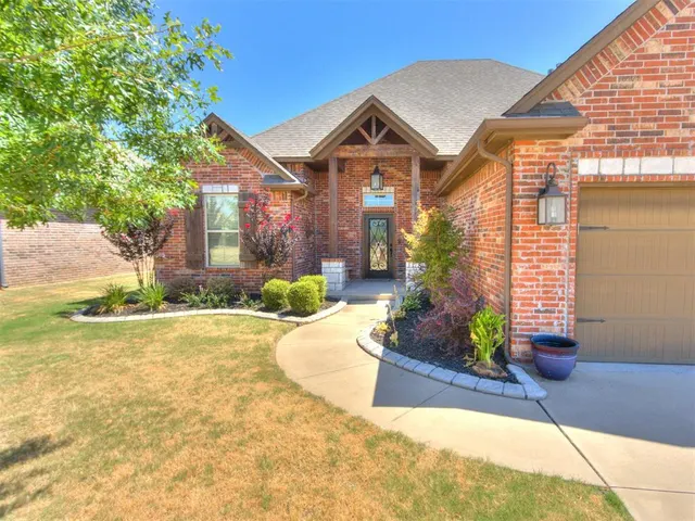 Photo 2 — 3721 Addison Avenue, Norman, OK 73072