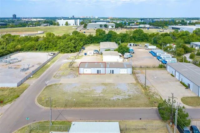 Photo 2 — 301 NW 59th Street, Oklahoma City, OK 73118