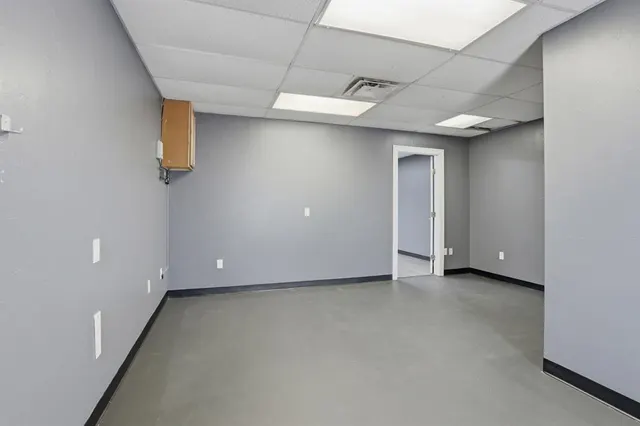 Photo 7 — 301 NW 59th Street, Oklahoma City, OK 73118
