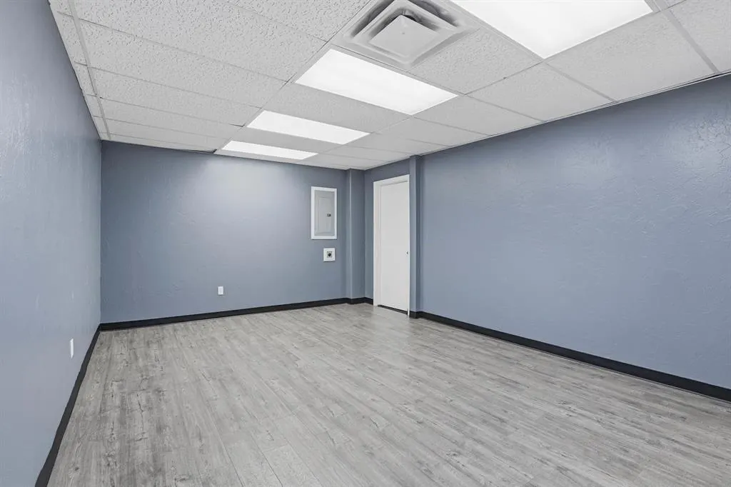 Photo 11 — 301 NW 59th Street, Oklahoma City, OK 73118