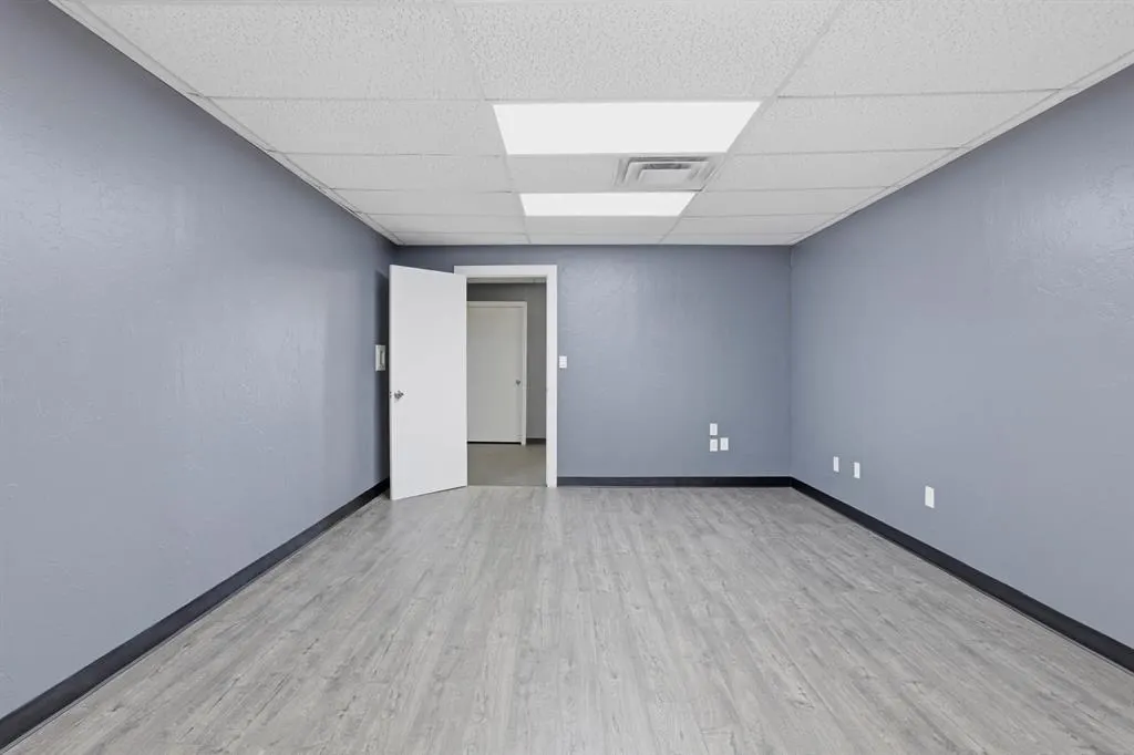 Photo 12 — 301 NW 59th Street, Oklahoma City, OK 73118