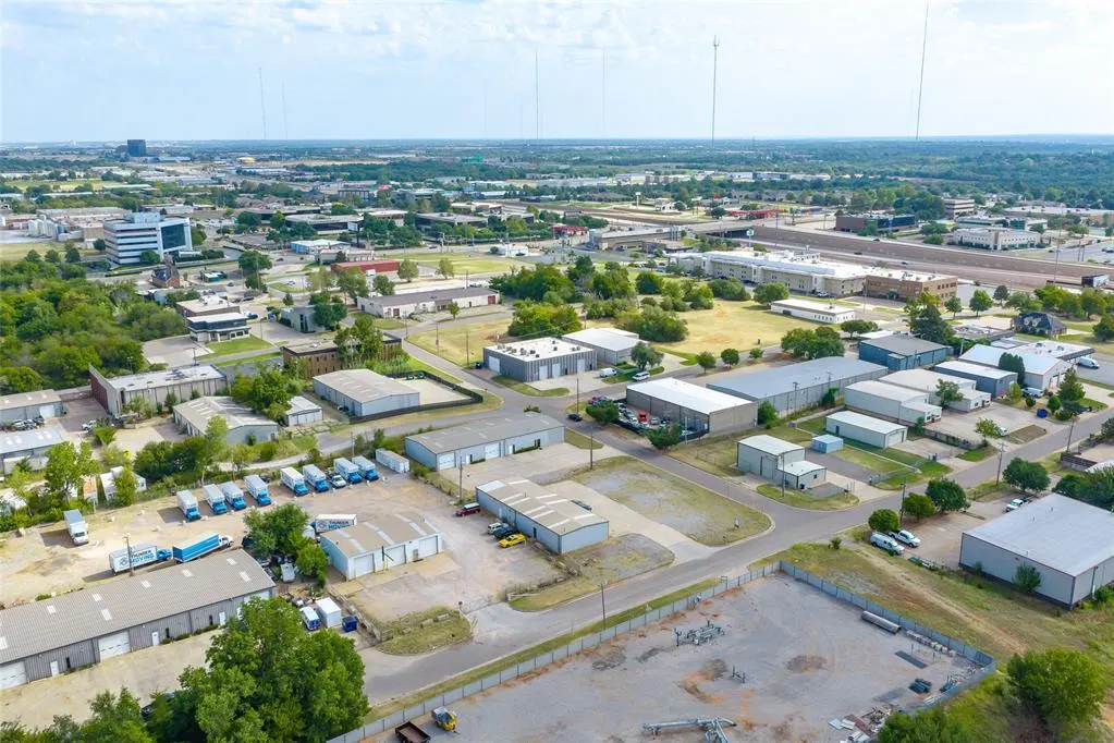 Photo 31 — 301 NW 59th Street, Oklahoma City, OK 73118