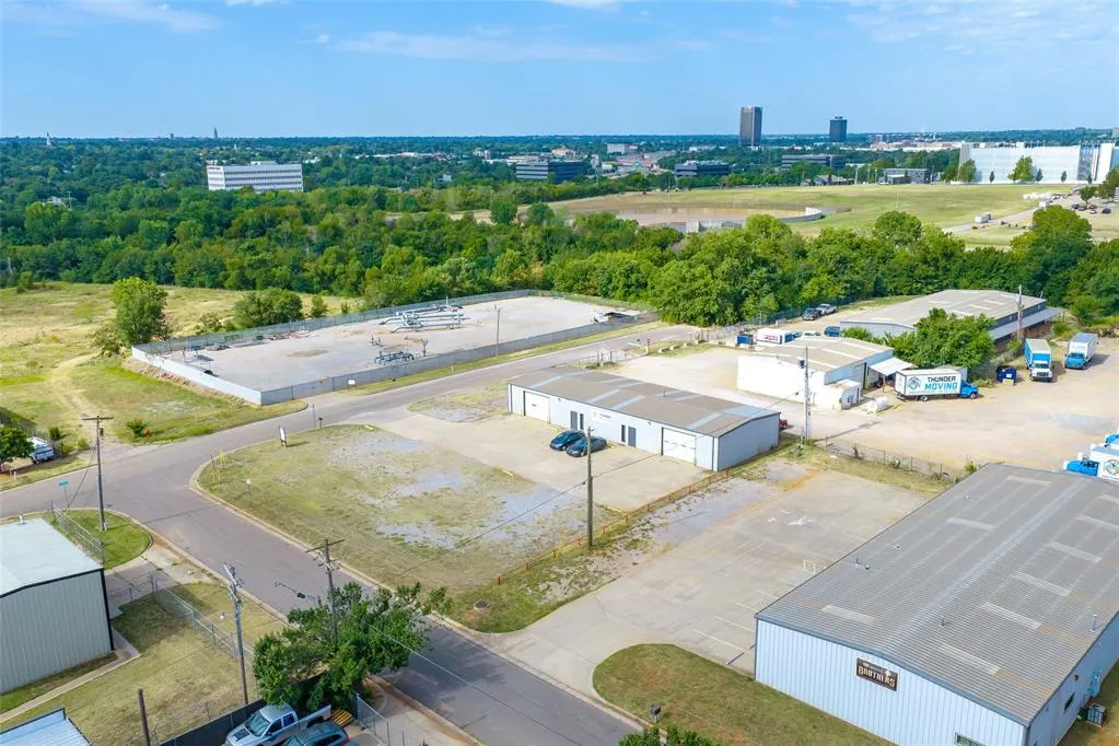 Photo 33 — 301 NW 59th Street, Oklahoma City, OK 73118