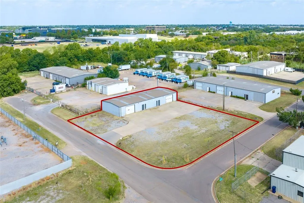 Front exterior — 301 NW 59th Street, Oklahoma City, OK 73118
