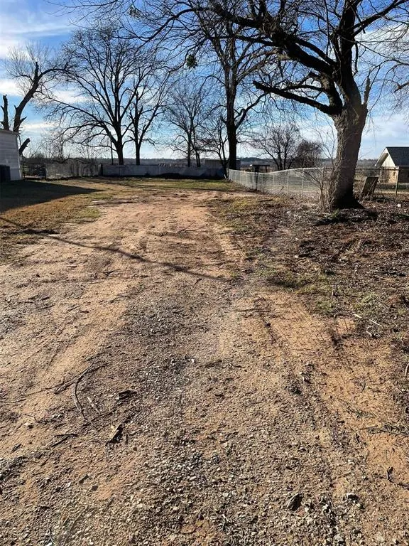 Photo 4 — 517 NE 5th Street, Lexington, OK 73051