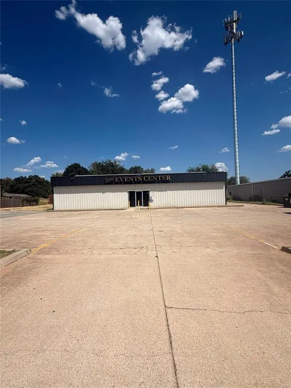 Photo 2 — 1216 N Council Road, Oklahoma City, OK 73127
