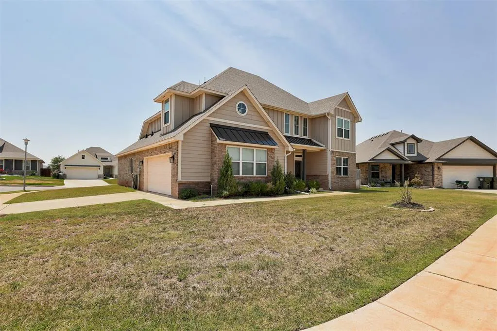 Photo 3 — 6300 Macarthur Park Circle, Edmond, OK 73012
