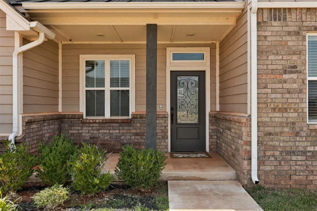 Photo 5 — 6300 Macarthur Park Circle, Edmond, OK 73012