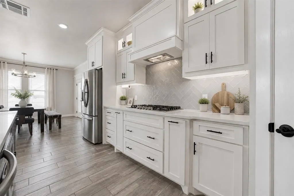 Photo 11 — 6300 Macarthur Park Circle, Edmond, OK 73012