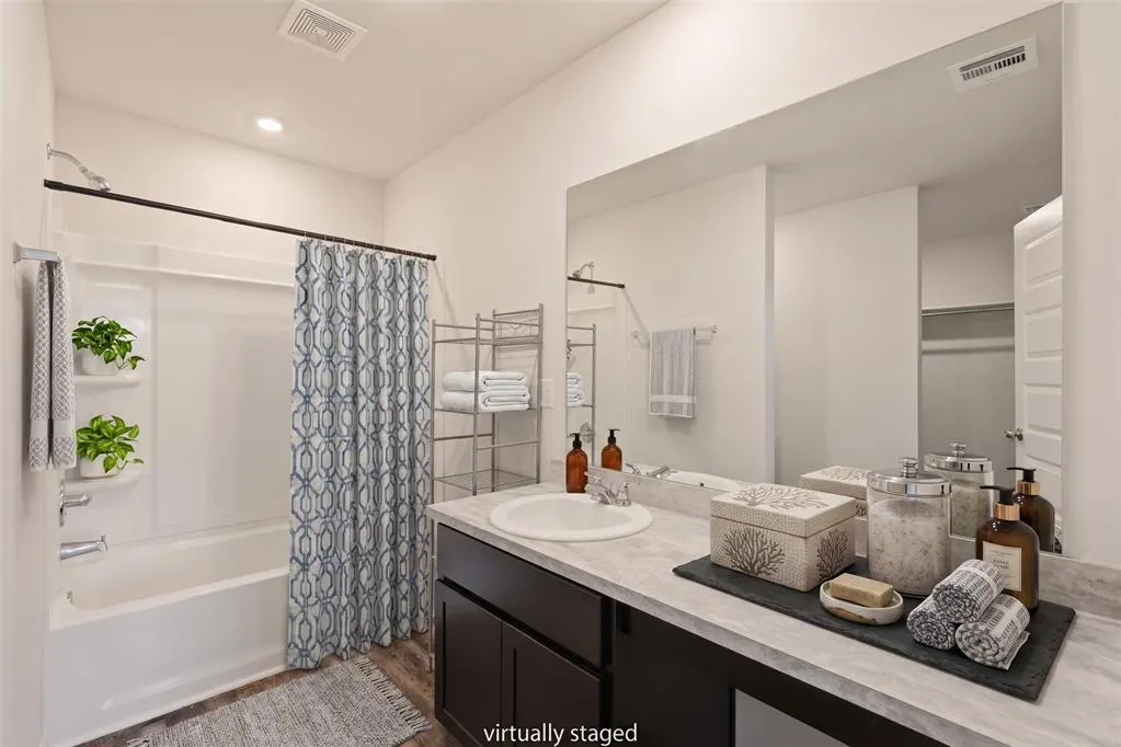 Photo 5 — 11832 NW 94th Street, Yukon, OK 73099