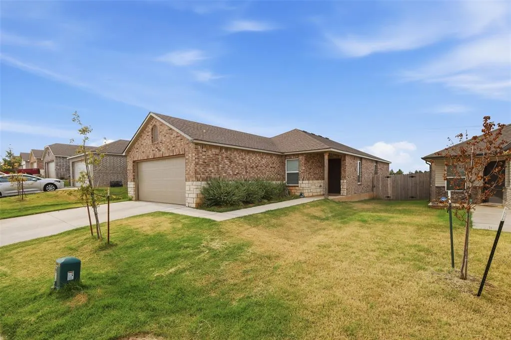Photo 36 — 11832 NW 94th Street, Yukon, OK 73099