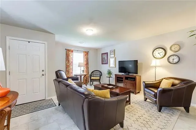 Photo 2 — 10120 Sussex Place, Oklahoma City, OK 73120