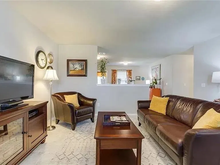 Photo 3 — 10120 Sussex Place, Oklahoma City, OK 73120